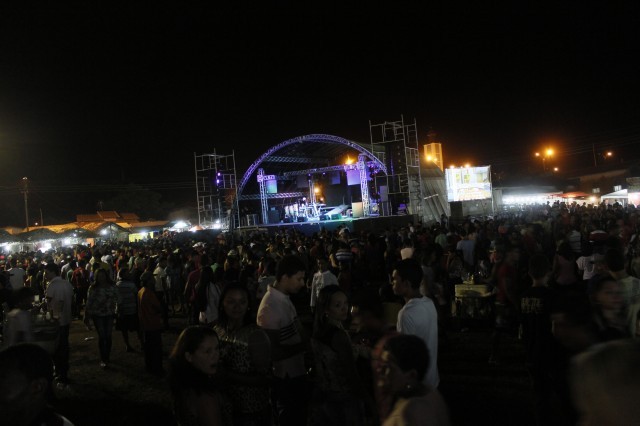 Show e momento de fé nos festejos de São Miguel Arcanjo  - Imagem 26