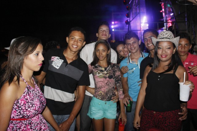 Show e momento de fé nos festejos de São Miguel Arcanjo  - Imagem 44