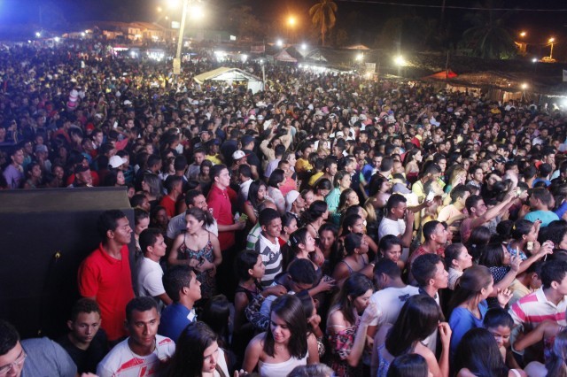 Show e momento de fé nos festejos de São Miguel Arcanjo  - Imagem 39