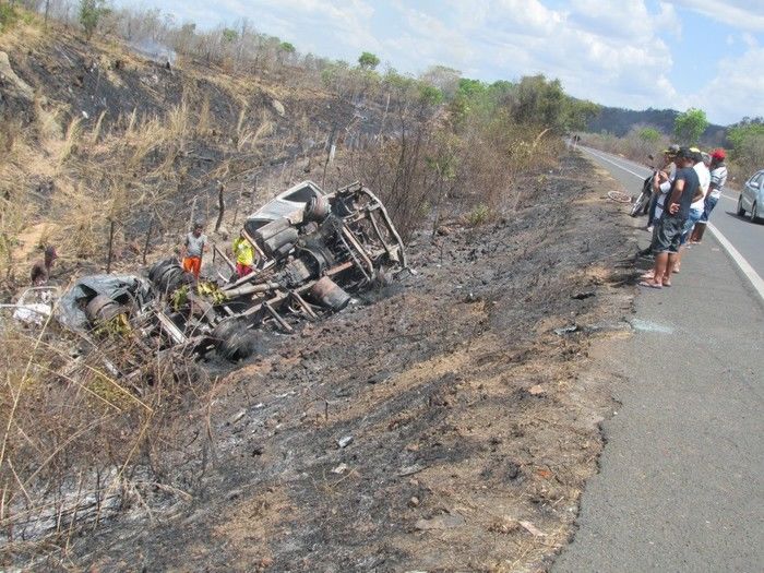 Quatro Lagoinhense Morre em um Acidente de transito na BR 316   - Imagem 50