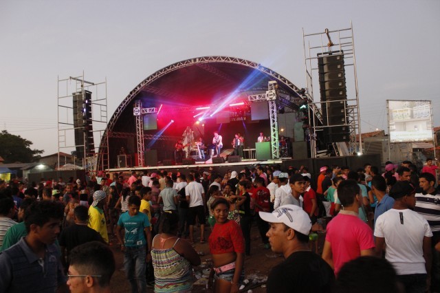 Show e momento de fé nos festejos de São Miguel Arcanjo  - Imagem 49