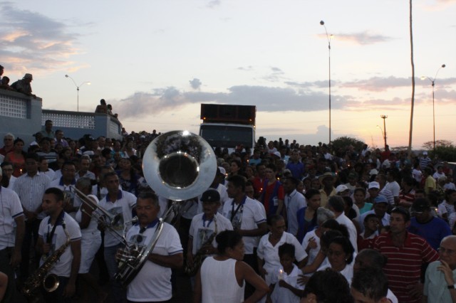 Show e momento de fé nos festejos de São Miguel Arcanjo  - Imagem 54