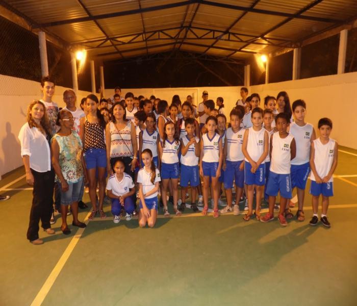 Na semana da criança, Escola “Santa Genoveva” inaugura Espaço Esportivo Prof. Valdik Soriano - Imagem 19