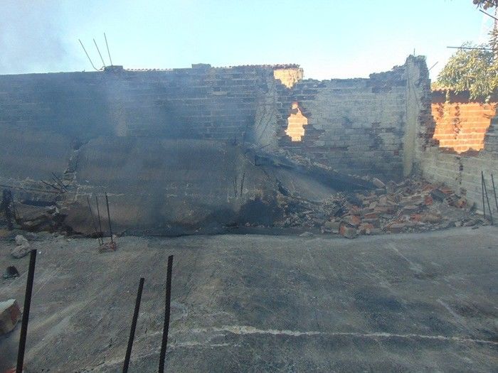 Loja é totalmente destruída em incêndio no Município de Corrente - Imagem 4