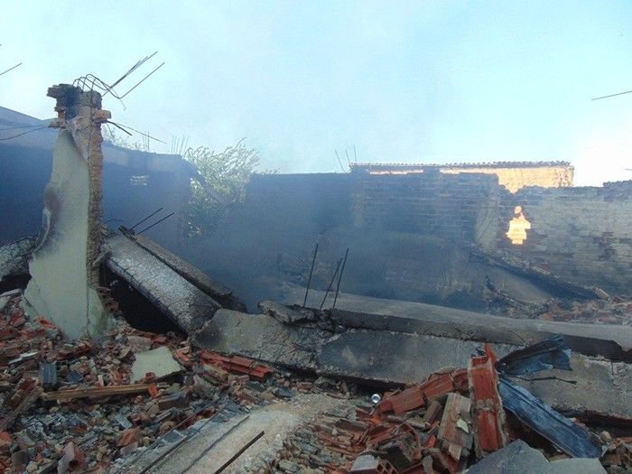 Loja é totalmente destruída em incêndio no Município de Corrente - Imagem 2