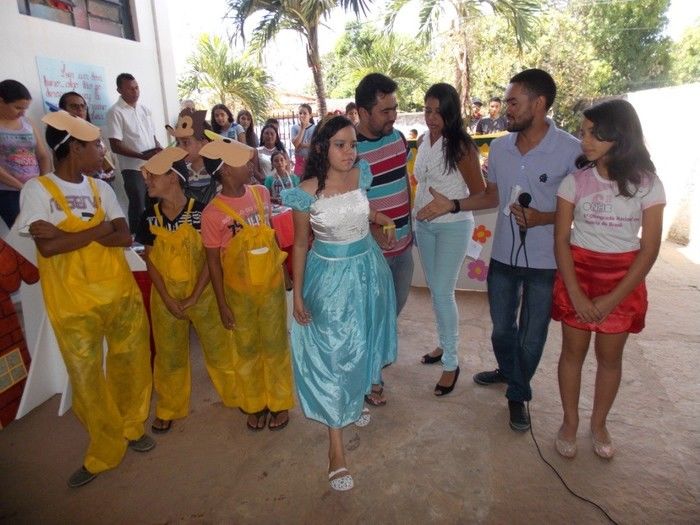 Professora executa Projeto e realiza a I Semana da Leitura - Imagem 101