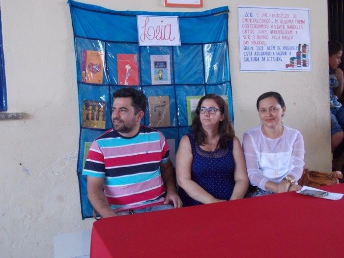 Professora executa Projeto e realiza a I Semana da Leitura - Imagem 102