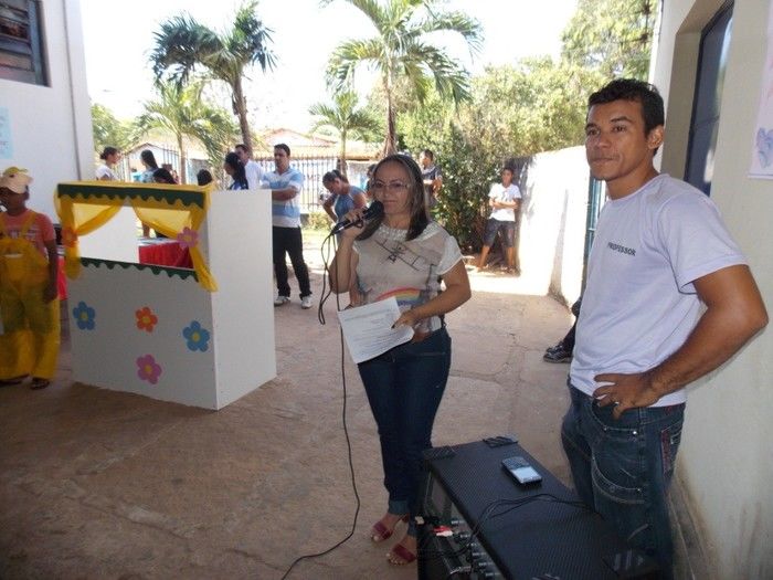 Professora executa Projeto e realiza a I Semana da Leitura - Imagem 91