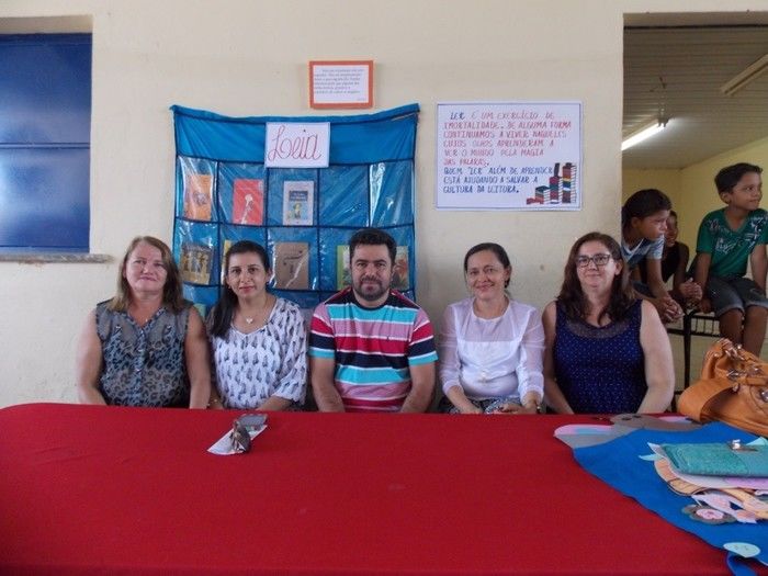 Professora executa Projeto e realiza a I Semana da Leitura - Imagem 125