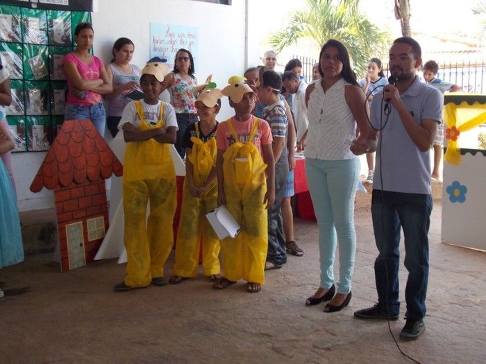 Professora executa Projeto e realiza a I Semana da Leitura - Imagem 100