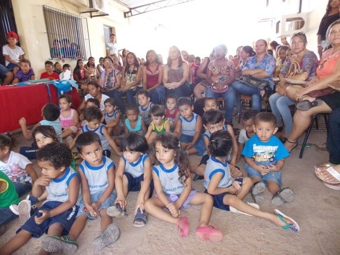 Professora executa Projeto e realiza a I Semana da Leitura - Imagem 110