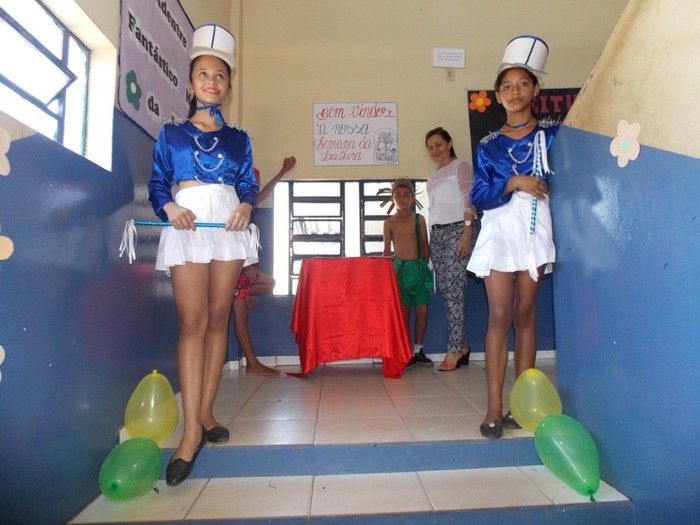 Professora executa Projeto e realiza a I Semana da Leitura - Imagem 57