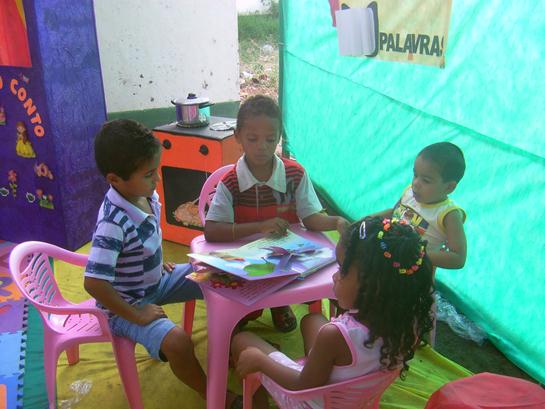 Escolas Municipais realizam o lançamento do Projeto Sacola de Leitura: Quem Conta, Canta, se Encanta e Reconta. - Imagem 10
