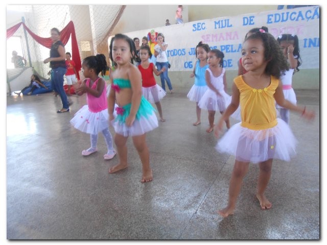 Secretaria Municipal de Educação realizou de 06 a 12 de outubro a semana do Bebê - Imagem 34