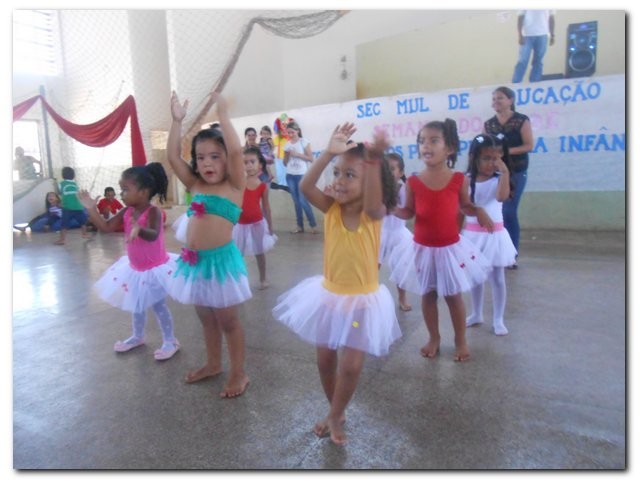 Secretaria Municipal de Educação realizou de 06 a 12 de outubro a semana do Bebê - Imagem 33