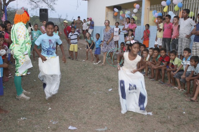 Prefeita Dra. Salete Rego Participa de festinha das crianças no município de Miguel Alves - Imagem 12