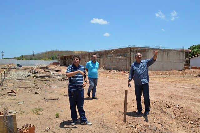 Prefeito Bernildo Val transforma Buriti dos Lopes num canteiro de obras - Imagem 9
