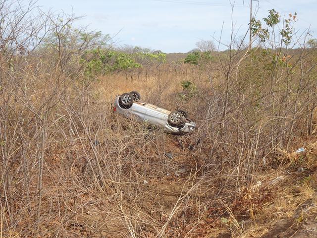 Bancária perde controle do carro em uma curva e sofre acidente Na Br 316 - Imagem 2
