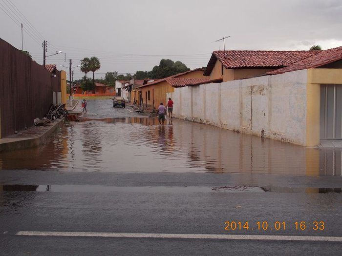 Chuva com ventania provoca danos em diversos pontos da cidade - Imagem 4