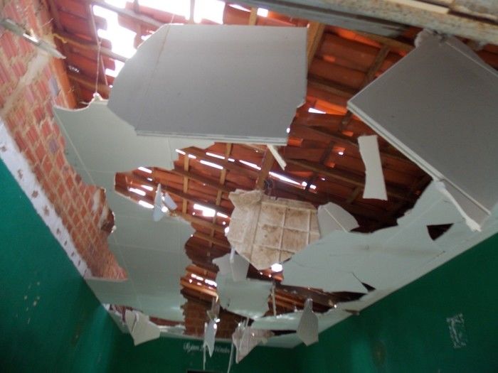 Chuva com ventania provoca danos em diversos pontos da cidade - Imagem 31