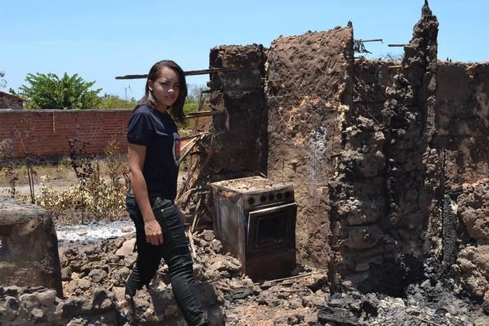 GAV e toda população ajudam famílias que perderam tudo em incêndio. - Imagem 16