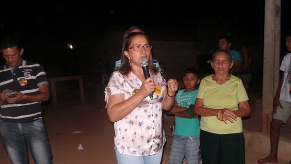 Prefeita Lucia Lacerda comanda reunião pró-Dilma no bairro Vila Nova - Imagem 10