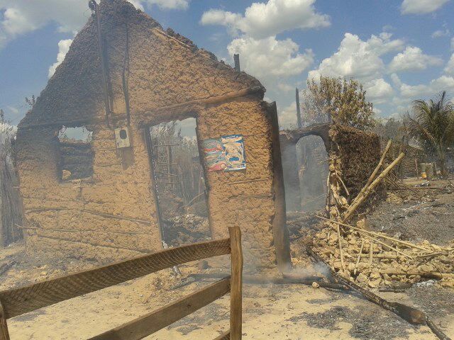 GAV e toda população ajudam famílias que perderam tudo em incêndio. - Imagem 10