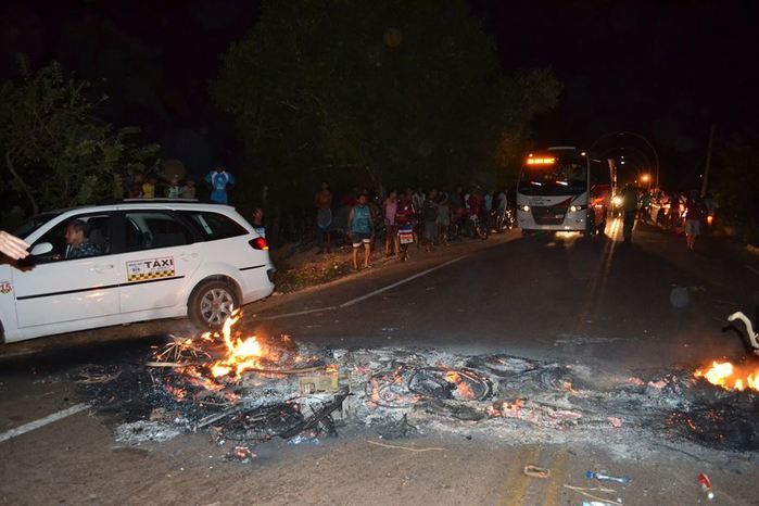 Com serviço de péssima qualidade e talões caros população reivindica seus direitos - Imagem 12