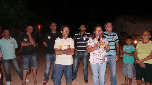 Prefeita Lucia Lacerda comanda reunião pró-Dilma no bairro Vila Nova - Imagem 9