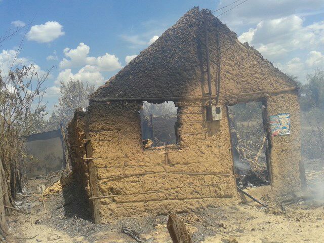 GAV e toda população ajudam famílias que perderam tudo em incêndio. - Imagem 5