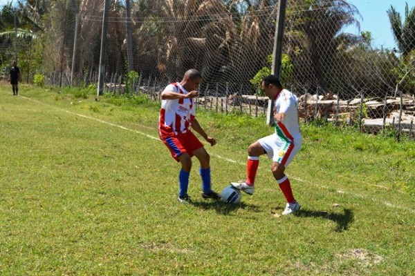 Confira os lances da final acirrada na 2ª Copa de Futebol Society Oswaldo Lustosa - Imagem 9