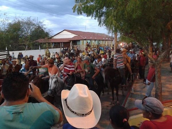 Ultima noite de festejos, noite dos vaqueiros com grande vaquejada! - Imagem 6