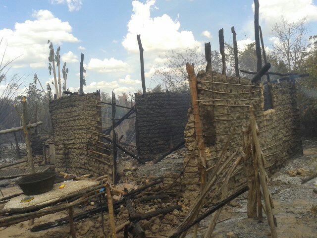 GAV e toda população ajudam famílias que perderam tudo em incêndio. - Imagem 7