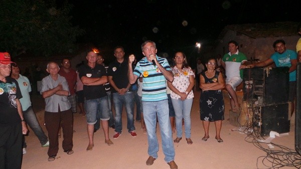 Prefeita Lucia Lacerda comanda reunião pró-Dilma no bairro Vila Nova - Imagem 3