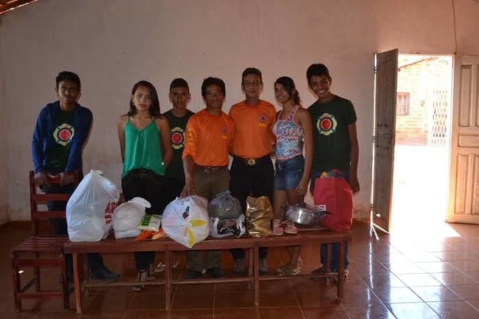 GAV e toda população ajudam famílias que perderam tudo em incêndio. - Imagem 17