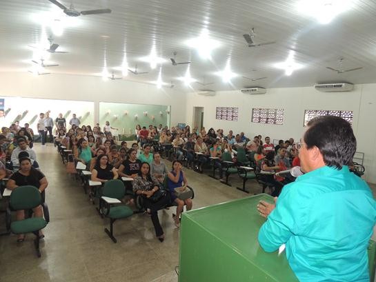Prefeito Jonas Moura concede bônus de 15% aos professores do município - Imagem 2