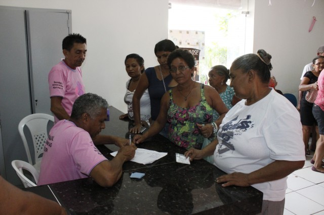 Outubro rosa na cidade de Miguel Alves reuniu dezenas de mulheres - Imagem 3