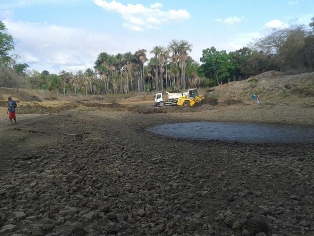 Prefeitura Começou a Recuperação do “Tanque” em Furta-Lhe a Volta - Imagem 16