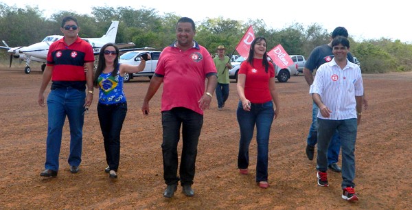 Prefeita Paula Araujo participa de evento politico em prol da candidatura de Dilma Roussef - Imagem 6