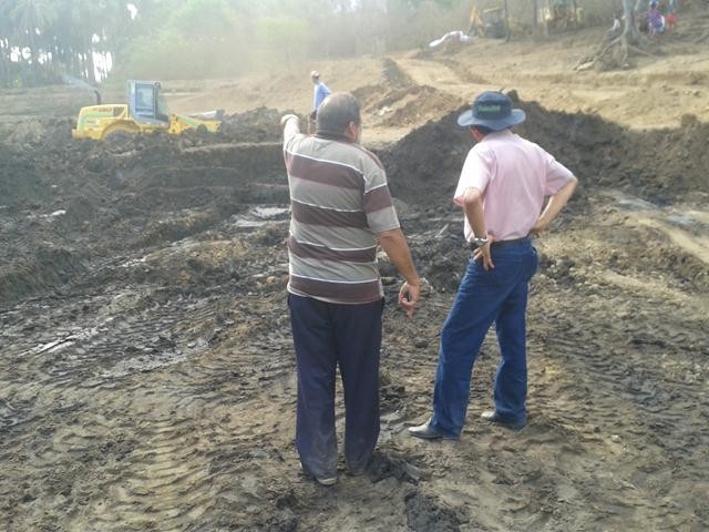 Prefeitura Começou a Recuperação do “Tanque” em Furta-Lhe a Volta - Imagem 6