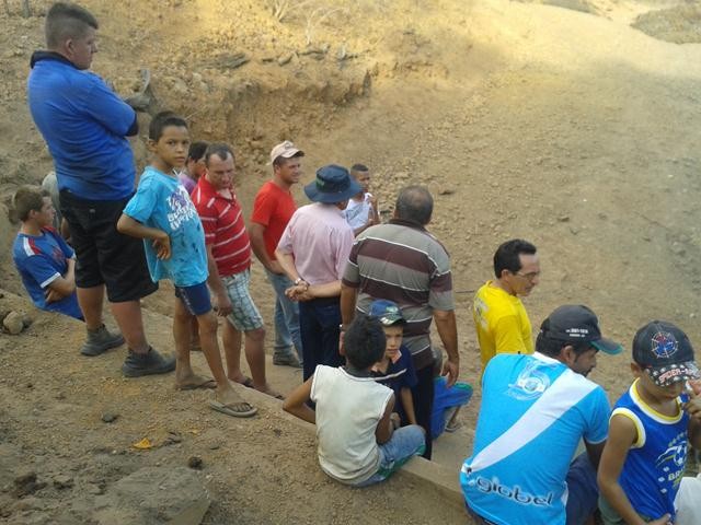 Prefeitura Começou a Recuperação do “Tanque” em Furta-Lhe a Volta - Imagem 22