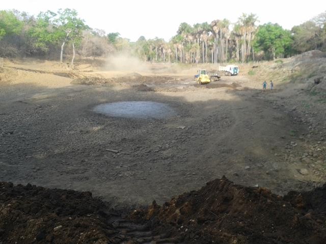 Prefeitura Começou a Recuperação do “Tanque” em Furta-Lhe a Volta - Imagem 30