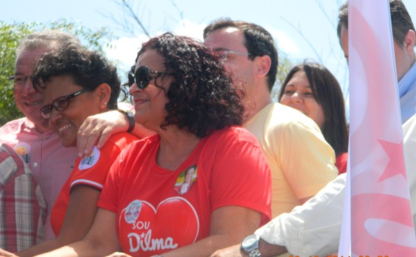 Prefeita Paula Araujo participa de evento politico em prol da candidatura de Dilma Roussef - Imagem 2