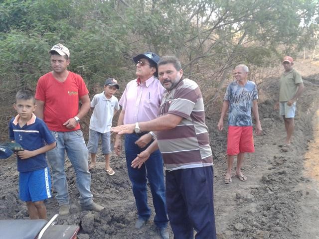 Prefeitura Começou a Recuperação do “Tanque” em Furta-Lhe a Volta - Imagem 25