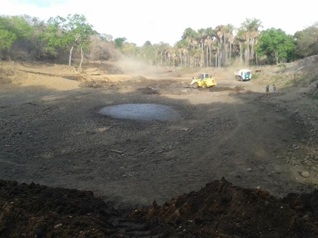 Prefeitura Começou a Recuperação do “Tanque” em Furta-Lhe a Volta - Imagem 31