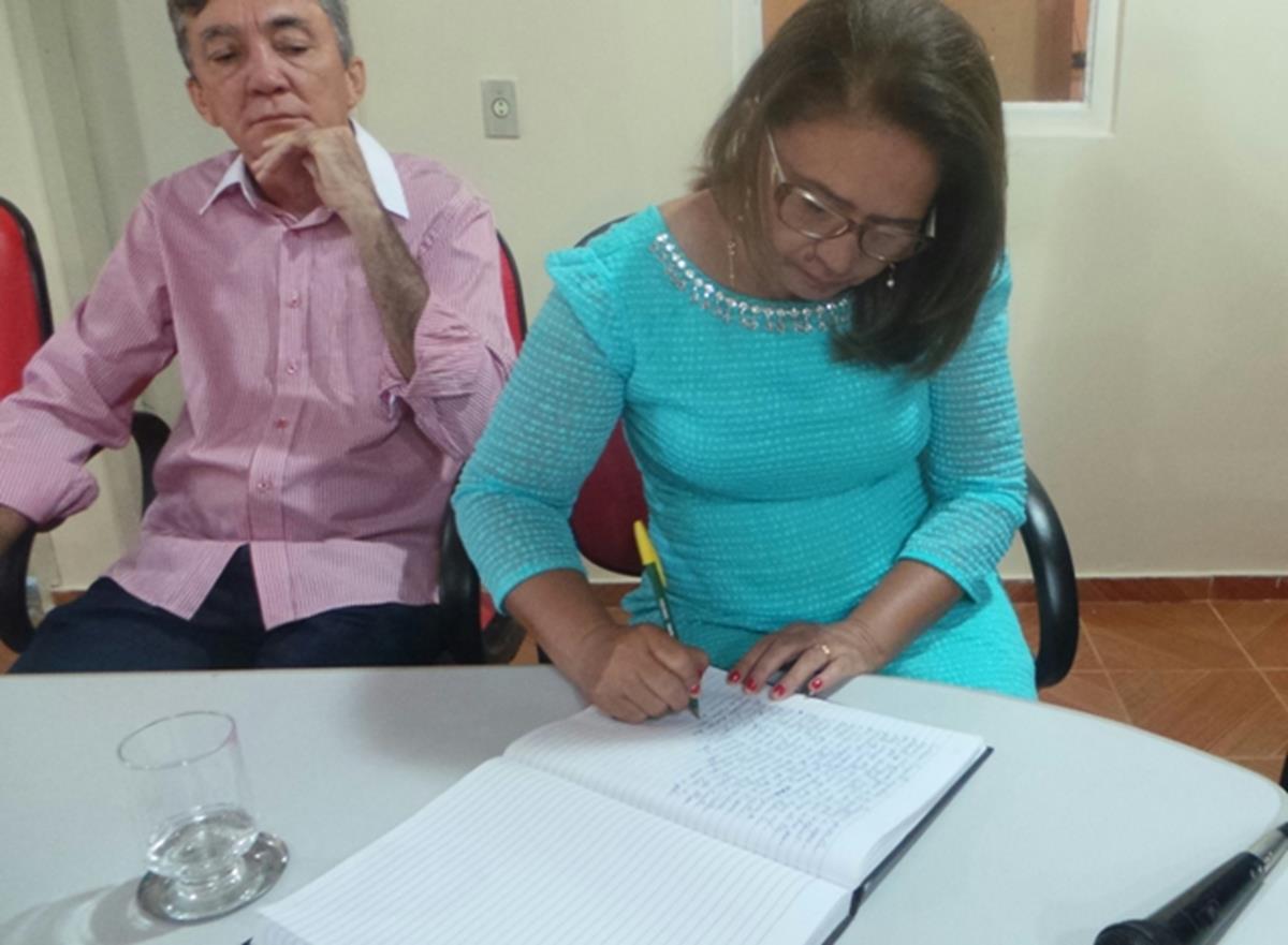 Prefeita antecipa feriado do Dia do Servidor Publico em Pimenteiras 