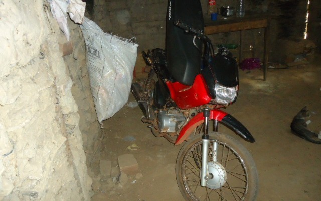 Polícia recupera moto roubada e captura dois acusados durante operação  - Imagem 5