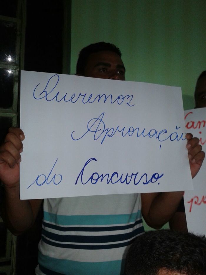 Grupo faz manifestação dentro da Câmara de Vereadores em Francisco Ayres - Imagem 1