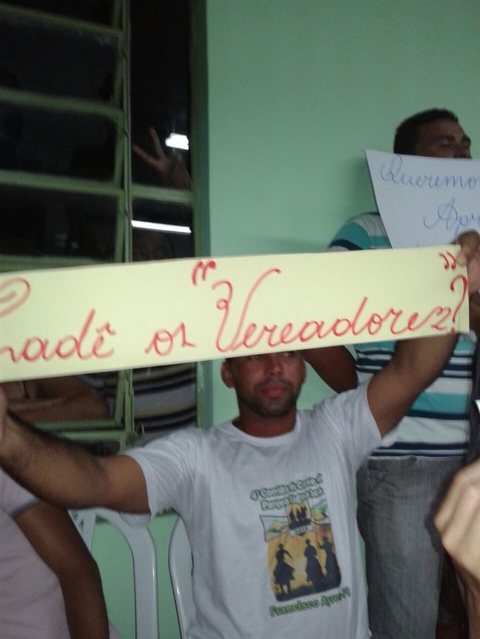 Grupo faz manifestação dentro da Câmara de Vereadores em Francisco Ayres - Imagem 3
