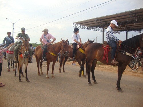 Curimatá comemora 61 anos de história e população presenteada com um grande Show e Desfile Cívico - Imagem 10